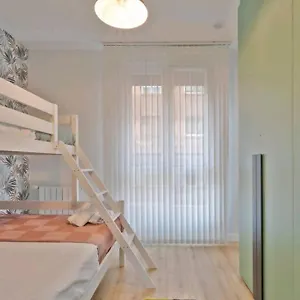 urban-flat-nuevo-y-moderno-con-garaje-y-wifi.sansebastianhotels.net/